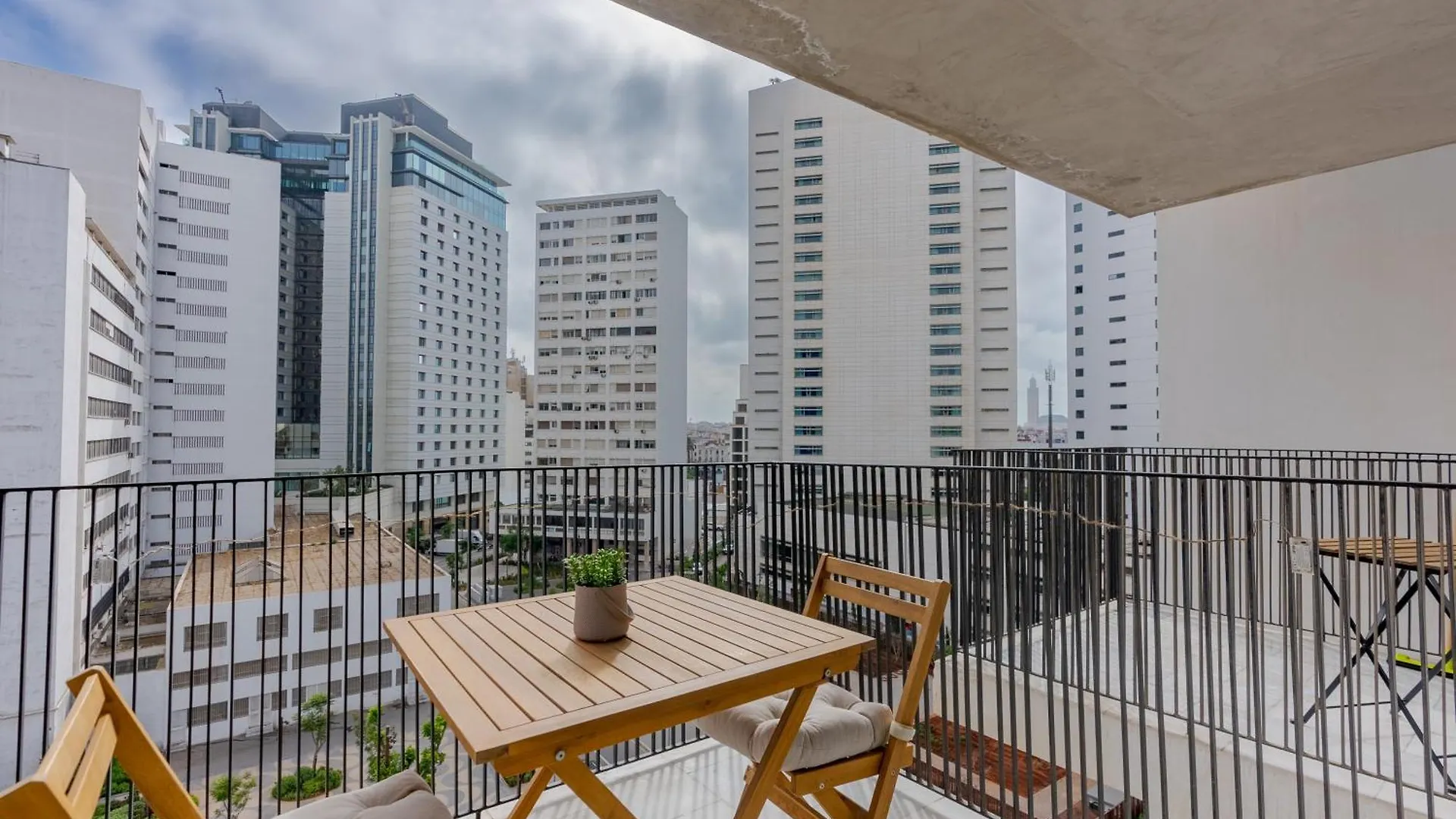 Luxury Apartment L Cinema Room L Hassan 2 View L Marina Mall L Casa Port Casablanca 0*,  Marocco